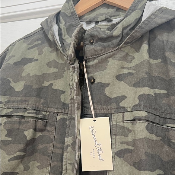 NWT Universal Thread Camouflage Hooded Cinch Waist Utility Jacket, size XL - Picture 3 of 5